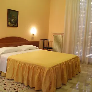  Hotel Capri